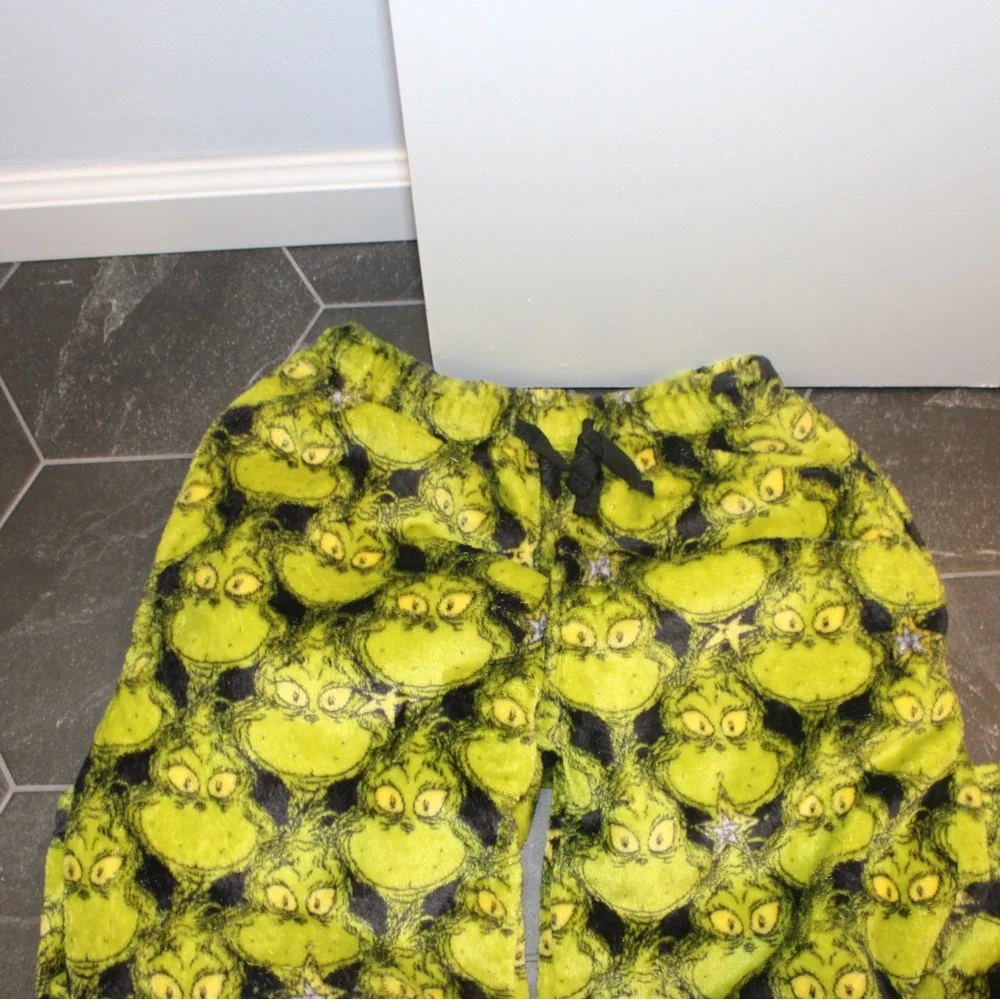 Dr. Seuss Grinch Superminky Fleece Sleep Pants Men’s Small - Picture 10 of 13